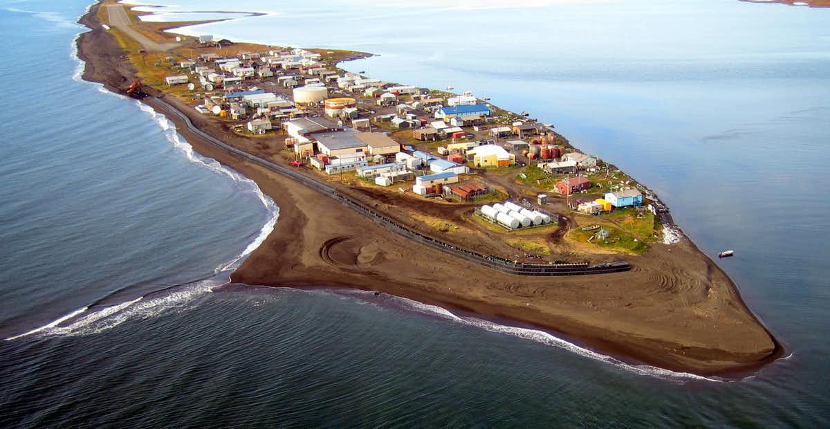 Alaskan village of Kivalina 阿拉斯加的基瓦林纳村