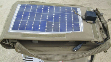 The Marine Austere Patrolling System (MAPS) is a backpack and harness that integrates a solar panel, water purifier, radios, batteries, and smart controls. 照片Credit:Justin Gerdes