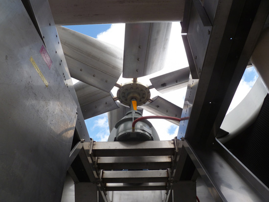 外面的空气冷却