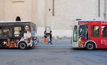 在罗马，意大利公共汽车