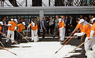 在气候周的专题图片中，纽约城市中心的冷却屋顶计划得到了大力推广