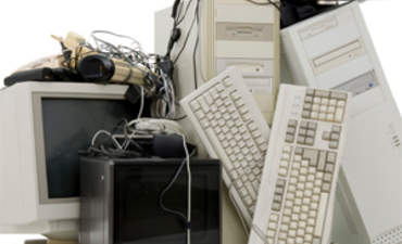 电子垃圾综述:出口的麻烦，容易回收，以及更多…有特色的图片