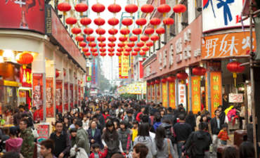 想要中国的年轻客户?削减你的排放量特色图像