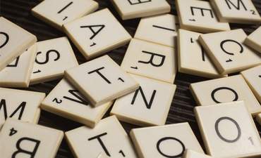 拼字游戏字母分散