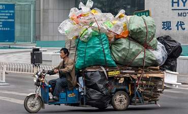 你准备好迎接塑料垃圾贸易战的第三轮了吗?有特色的图片