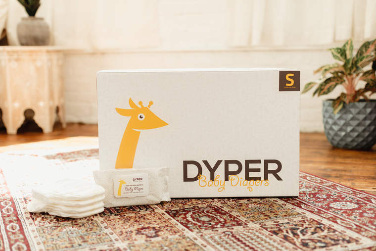 Dyper尿布盒与婴儿湿巾图片